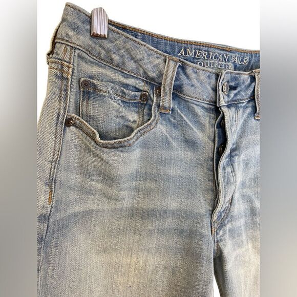 American Eagle Vintage Hi Rise Button Fly Distressed Jean Size 8 - Picture 9 of 10
